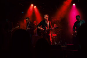 Vintage Industrial Bar oživio uz The Strange