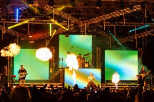 Šalata meowed back! Prva večer na Baby Lasagni