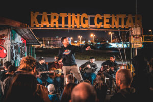 Mašinko predstavlja novi singl i spot "Na ramenima divova" uoči velikog koncerta u klubu Boogaloo