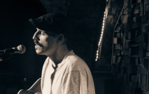 Seed Holden u intimnoj prosinačkoj atmosferi Muzeja novog vala