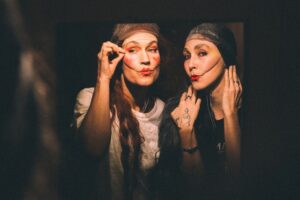 Avangardna indie pop atrakcija CocoRosie sredinom lipnja u Boogaloou